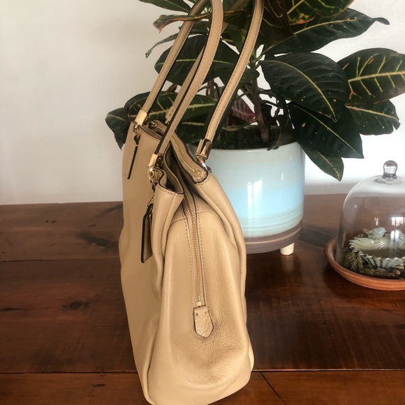 Coach Madison Carryall - Picture 6 of 12